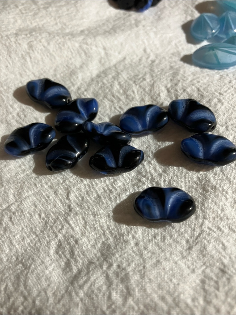 Assorted Blue Glass and Resin Bead Lot - Picture 11 of 12
